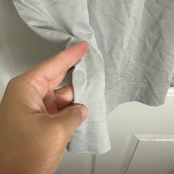 Lululemon Athletic Lightweight Henley Gray Short Sleeve Shirt Men Size 2XL - Picture 4 of 6